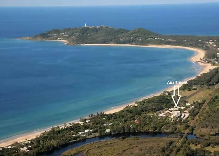 Villa: 18 Childe Street, Belongil Beach - Absolute Beach Front Pavillion